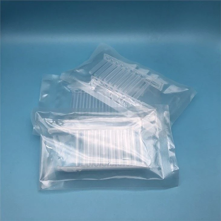 Pieptene pentru tije cu 8 benzi, cu placă adâncă de 2,2 ml cu 96 de godeuri